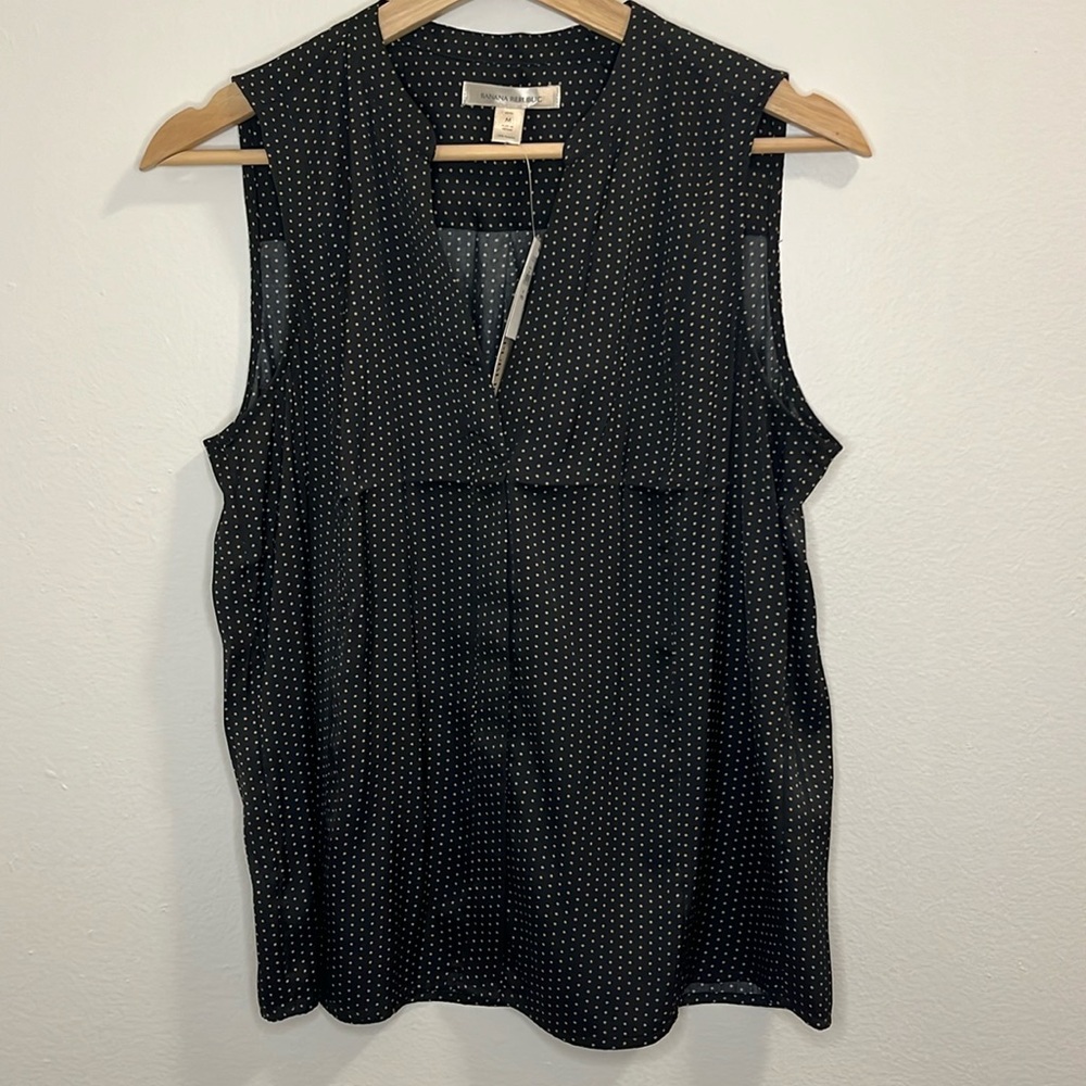 Banana Republic Top in Black and Tan Polka Dots size Petite Medium